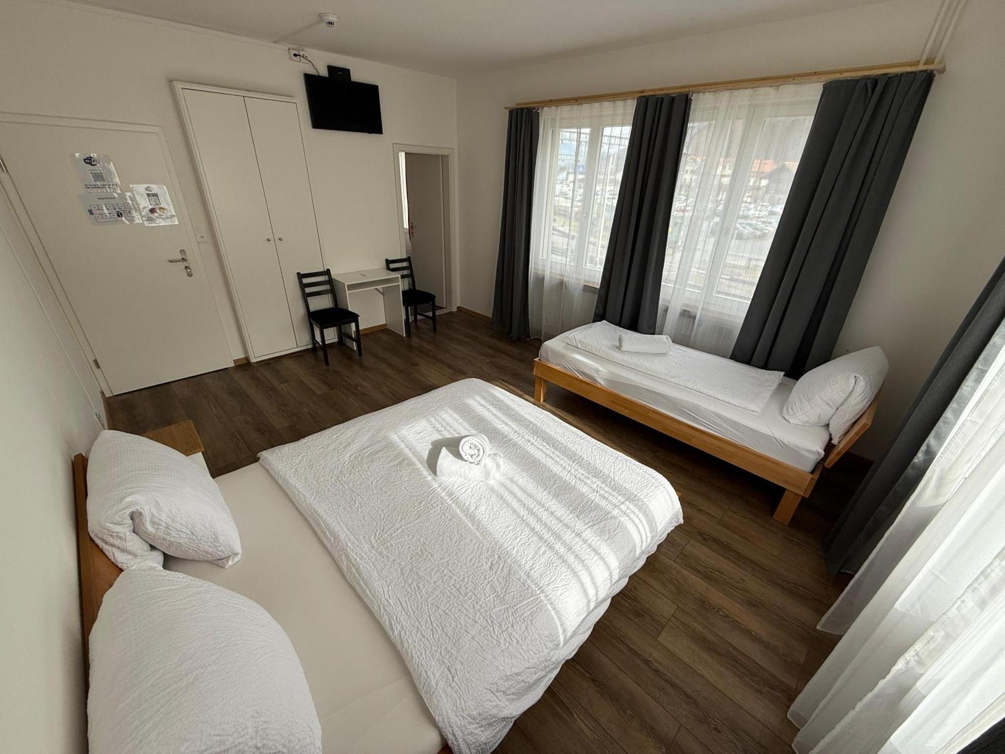 Hotel Christina ヴィルダースヴィル エクステリア 写真